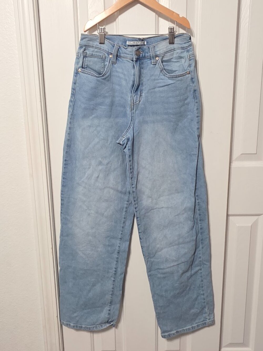 Women's Baggy Jeans, Size 7, 28, Light Wash Denim Pants, Celebrity Pink